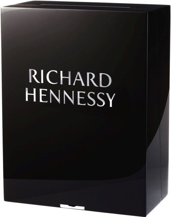 Коньяк "Hennessy" Richard, Crystal Decanter with gift box, 0.7 л